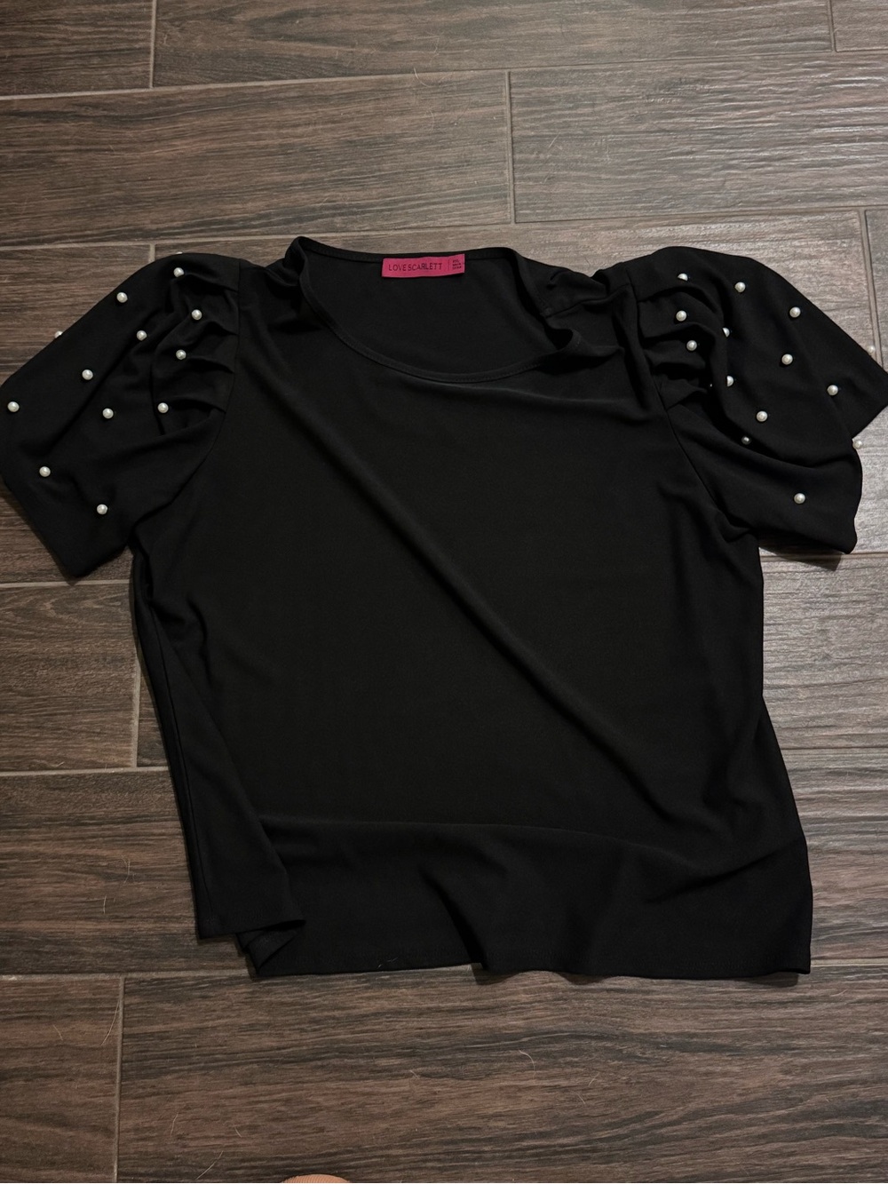 Scarlett Black Pearl-Accent Puff Sleeve Tee